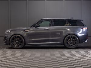 2024 Range Rover Sport P460e Dynamic SE - Image 3