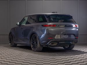 2024 Range Rover Sport P460e Dynamic SE - Image 4