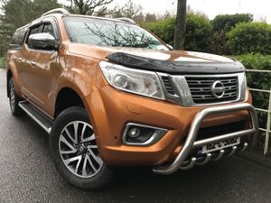 Nissan Navara Crew Cab 4X4 Deluxe Editon Sunroof - Image 4
