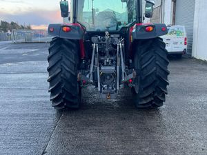 Massey Ferguson 5710 M 2023 - Image 4