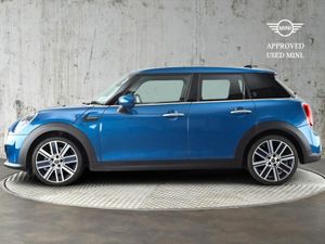 Mini Cooper 5-Door Cooper Exclusive - Image 4