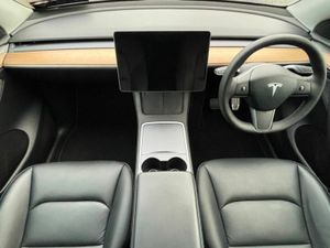 Tesla Model Y Long-Range Dual Motor AWD - Image 2