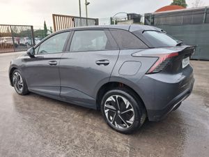 242 MG4  LR-Excite  Ev  Auto  64kwh - Image 3