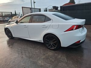 142 Lexus 300H  Hybrid  Automatic - Image 3