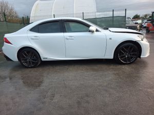 142 Lexus 300H  Hybrid  Automatic - Image 4