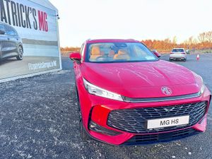 MG HS Phev 2026 OFFER €2500 Booster - Image 2