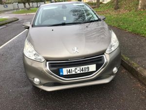 Peugeot 208 TRASE SALE ONLY 1.2 VTI 82 ALLURE 5DR - Image 2