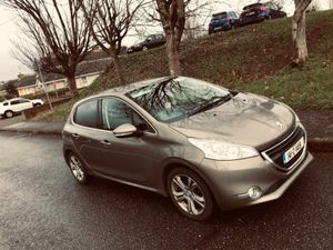 Peugeot 208 TRASE SALE ONLY 1.2 VTI 82 ALLURE 5DR - Image 4
