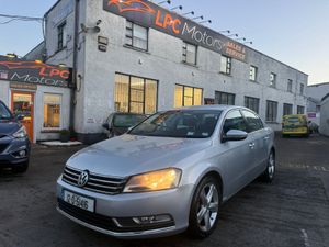 Volkswagen Passat 2012 - Image 2