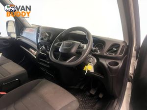 Iveco Daily 2.3 35S14 3750WB LUTON TAIL-LIFT - Image 4