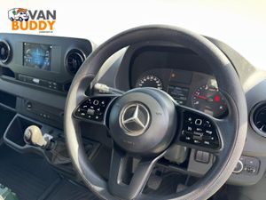 Mercedes-Benz Sprinter 2.0 315Cdi Luton Box Van - Image 2