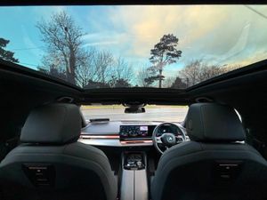BMW i5 M SPORT  PAN ROOF - Image 3