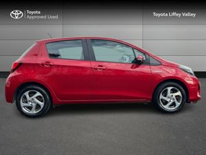 Toyota Yaris HYBRID LUXURY MC 4DR AUTO - Image 3