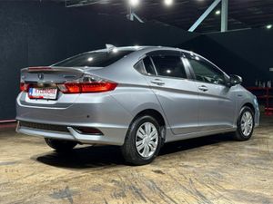 Honda Grace 1.5 AUTOMATIC HYBRID - HONDA SENSING - - Image 4