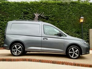 VW CADDY CARGO AUTO AS NEW ONLY 1850KM NO VAT - Image 2
