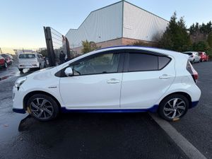 toyota aqua white 2015 - Image 4