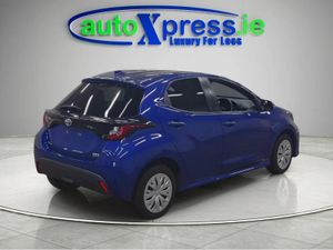 Toyota Yaris 1.5 Hybrid X Automatic - Image 3