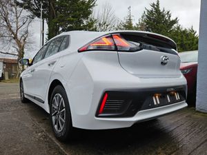 2022 HYUNDAI IONIQ PREMIUM AUTO FULLY ELECTRIC - Image 4