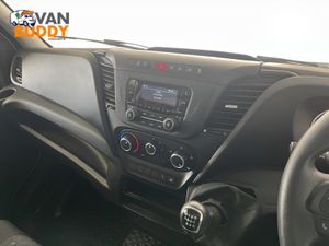 Iveco Daily D HPI 14V 35C 3750 2.3 Luton Box Van - Image 2