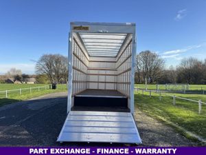 Mercedes-Benz Sprinter Luton Box Van - Image 3