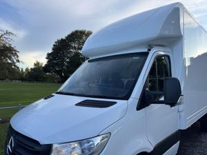 Mercedes-Benz Sprinter Luton Box Van - Image 2