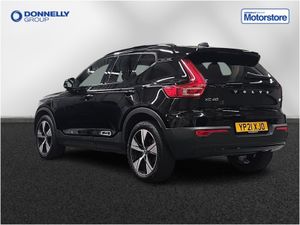 Volvo XC40 Estate R DESIGN - Image 3