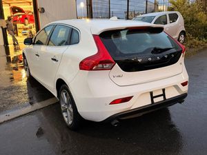 volvo v40 2 L white - Image 4