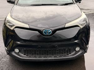 Toyota CHR 2018 black hybrid - Image 2