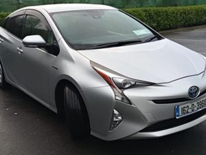 TOYOTA PRIUS / 2016 / 1.8 PETROL HYBRID / AUTO - Image 3