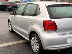 VOLKSWAGON POLO 2010 SILVER - Image 4