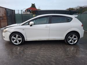 2012 Seat Leon  1.6 Tdi - Image 2