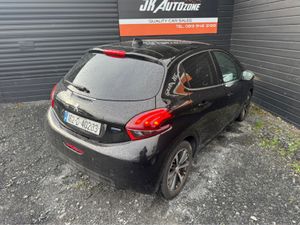 Peugeot 208 1.2 ACTIVE AUTO 5DR - Image 4