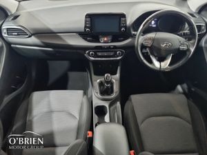 Hyundai i30 Diesel Deluxe - Image 2