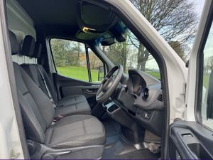 Mercedes-Benz Sprinter 2.0 315CDI Curtainside - Image 2