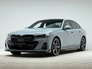 BMW i5 40 M SPORT EDRIVE *PAN ROOF* - Image 3