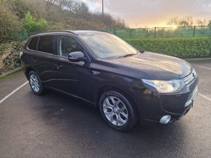 Mitsubishi Outlander 2015 2.0Petrol Plug-In Hybrid - Image 3