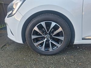 Renault Clio DYNAMIQUE TCE 100 MY19 5DR - Image 4