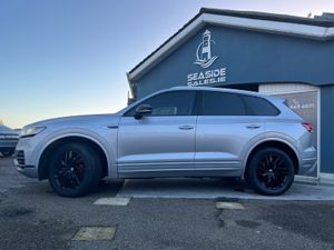 211 Volkswagen Touareg commercial - Image 2