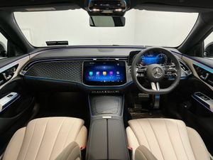 Mercedes-Benz E-Class 300de AMG - 19 Inch Alloys - - Image 4