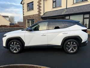 Stunning 212 Hyundai Tucson Executive 2 Tone Roof! - Image 4