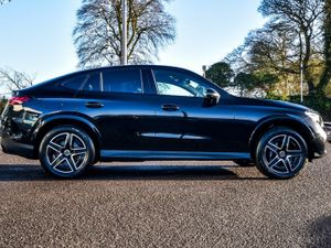 Mercedes-Benz GLC 300de AMG Coupe Plus 4Matic 328b - Image 3