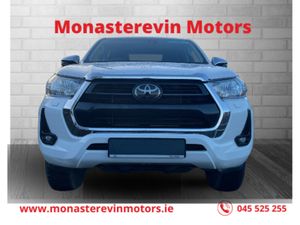 Toyota Hilux 2.4 SR5 D/CAB AUTO - Image 2