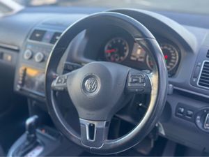 Volkswagen Touran 1.4i COMFORT LINE... AUTOMATIC.. - Image 2