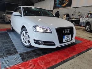 132 Audi A4 Avant S-Line Estate - Image 3