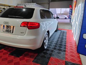 132 Audi A4 Avant S-Line Estate - Image 4