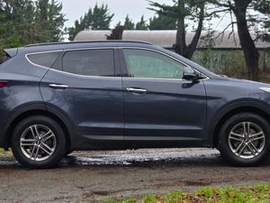 2017 Hyundai Santa Fe 2.2 CRDI Executive 4WD - Image 3