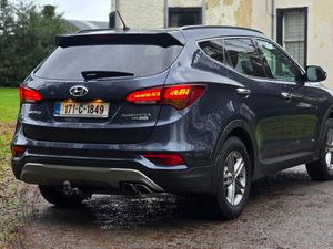 2017 Hyundai Santa Fe 2.2 CRDI Executive 4WD - Image 4