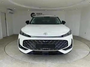 MG HS 1.5 T-gdi Phev Trophy 5dr Auto - Image 2