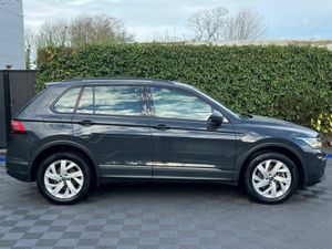 Volkswagen Tiguan LIFE 1.4 TSI PLUG-IN HYBRID // F - Image 2