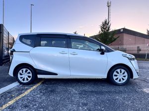 TOYOTA SIENTA 2016 WHITE - Image 4